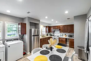 Rosemead 3BR | Pet Friendly | Backyard | Parking - Image 3