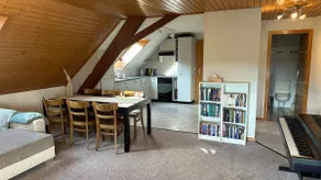 Central & rural - charming attic apartment - Image 2