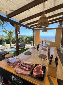 Private estate, pool and ocean views - Image 3