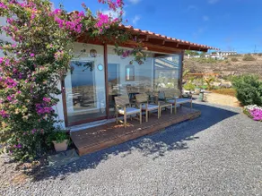 Private estate, pool and ocean views - Image 2