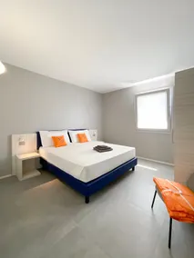 Two-room apartment with private garden - Image 3