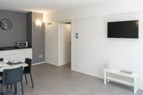 Two-room apartment with private garden - Image 5