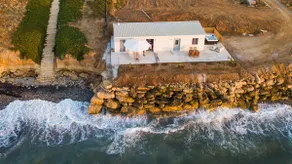 Savina Seafront Home - Image 5