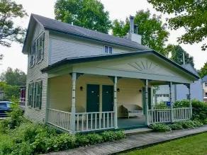 The Historic 1868 William Suite-Walk to Downtown - Image 3