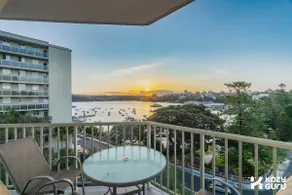 KozyGuru | Manly | Steps from the Coastal Bliss - Image 2