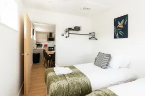 Bright & Elegant 2-Bed Apt | Rothley Charm (4) - Image 5