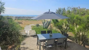 Beachfront house with direct beach access - Image 5