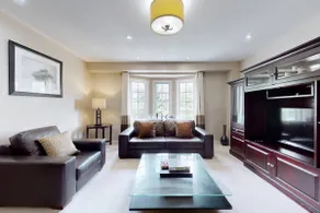 Spacious 4-Story Townhome In North York - Image 3