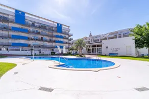 Milenial Immo BM Roses canal, terrace and pool - Image 2