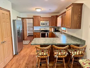 Cozy, Clean & Handicap-Friendly – 2BR near Ashland - Image 3