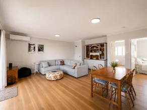 Cronulla sunny beach & bay unit, walk everywhere - Image 2