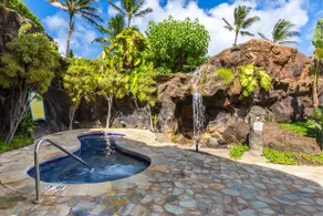 Beachfront resort, ocean view - Image 3