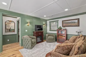 The Williams - Luxury 2 Bedroom W/On-Site Parking - Image 3