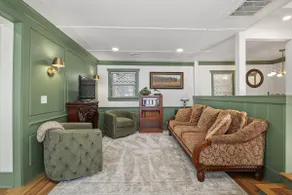 The Williams - Luxury 2 Bedroom W/On-Site Parking - Image 2
