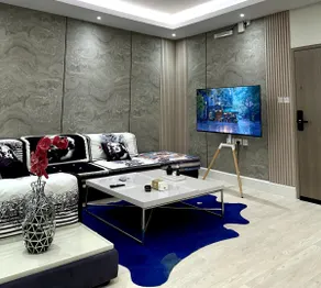 Luxury studio with smart entry - Image 2