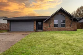 Luxe Stay in Forney 4BR 2BA Gem - Image 2