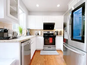 Cozy Morden Family & Work Retreat-Great Location - Image 4
