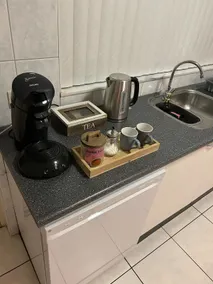 House, Free breakfast, Free Parking - Image 2