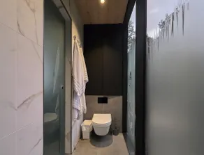 Mirror House - Image 5