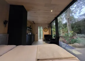Mirror House - Image 3