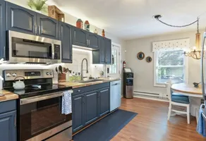 Lake Ontario Retreat on East Bay - Image 2