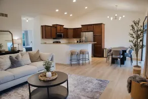 The Duke: Spacious 4bd | 3ba Near Airport|Downtown - Image 2