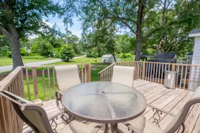 Luxurious Haven | Spacious & Quiet Four Bedroom - Image 4