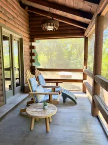 The Log Hideaway - Image 5