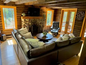 The Log Hideaway - Image 2