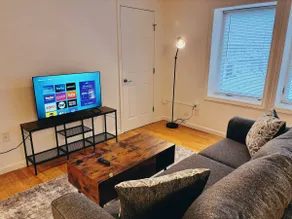 Beautiful Two Bedroom Apartment! - Image 5