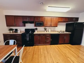 Beautiful Two Bedroom Apartment! - Image 2