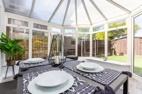 Family-Friendly 3Bed House | Quiet Area | Sleeps 6 - Image 3