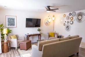 2BR Townhome | Easy Access to Downtown - Image 2