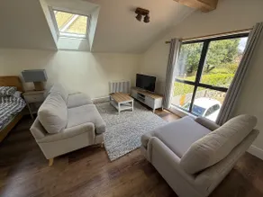 Bright Open-Plan Apartment, Holt nr. Bath - Image 2
