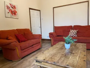 Spacious 4-bed house in Crewe by 53 Degrees Property, ideal for Business & Contractors, Great Location - Sleeps 8 - Image 2