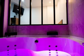 Silk Softness - Private Spa - Image 2