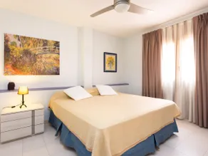 Seafront Apartment with Pool - Image 5
