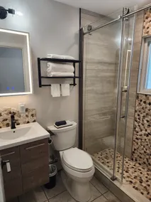 Convenient 1 BR, sleeps 4, well equipped kitchen - Image 5