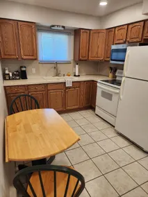 Convenient 1 BR, sleeps 4, well equipped kitchen - Image 4