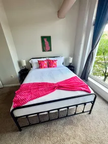 Chic 2BD Downtown Loft free parking - Image 3