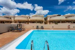 2BR Apt. 5' to the beach, 2 Pools, AC, Smart TV - Image 5