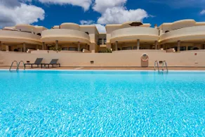 2BR Apt. 5' to the beach, 2 Pools, AC, Smart TV - Image 4