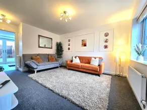 The Charm Luxury House - 8mins to NEC, Birmingham Airport - Image 2
