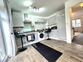 The Charm Luxury House - 8mins to NEC, Birmingham Airport - Image 5