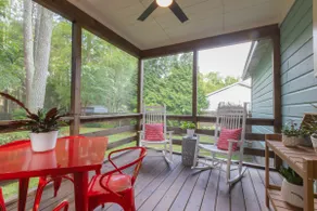 Eclectic Downtown Cottage w/ Enchanting Backyard - Image 4