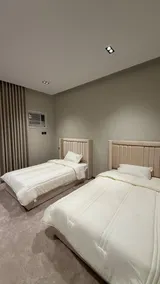Spacious 2 bedroom apartment with a living room - Image 3