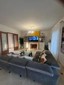 5-bedroom villa with pool - Image 4