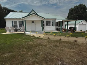 Emerald & Ivory Cottage - Image 2