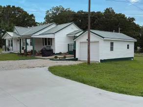 Emerald & Ivory Cottage - Image 4