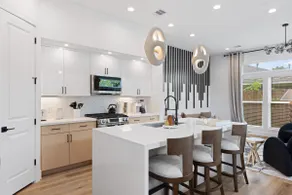 2 Luxury Homes in 1 - Walk to Nightlife & Stadiums - Image 5
